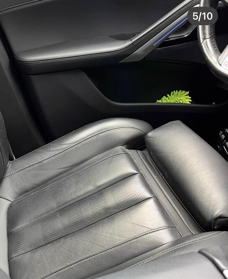 Lederen zetel voor detailing